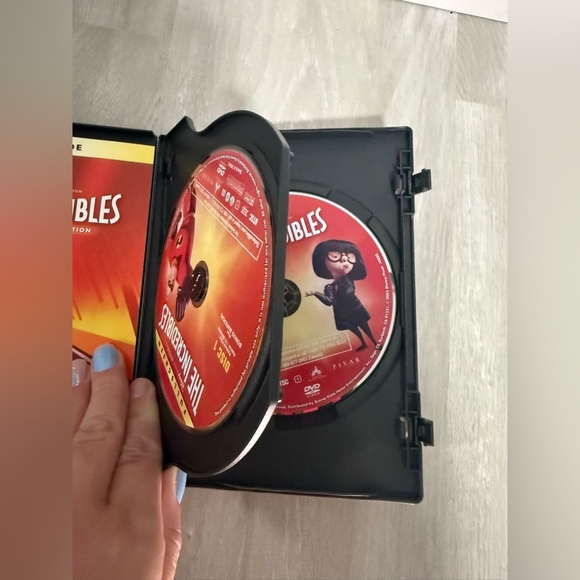 Ice Age and The Incredibles DVD Set of 2 - Picture 9 of 9